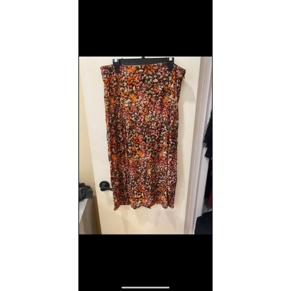 Mid calf skirt - Picture 1 of 1